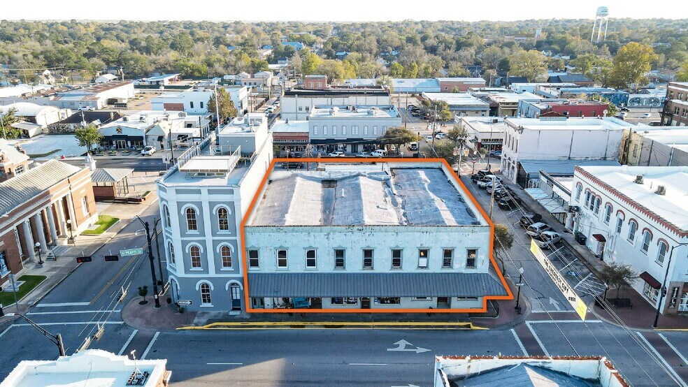 214 E Main St, Brenham, TX à vendre - Photo du bâtiment - Image 2 de 20