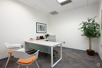 806 Green Valley Rd, Greensboro, NC for lease Interior Photo- Image 2 of 9