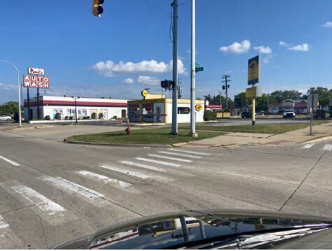 51 S Crooks Rd, Clawson, MI à louer Photo du bâtiment- Image 1 de 3