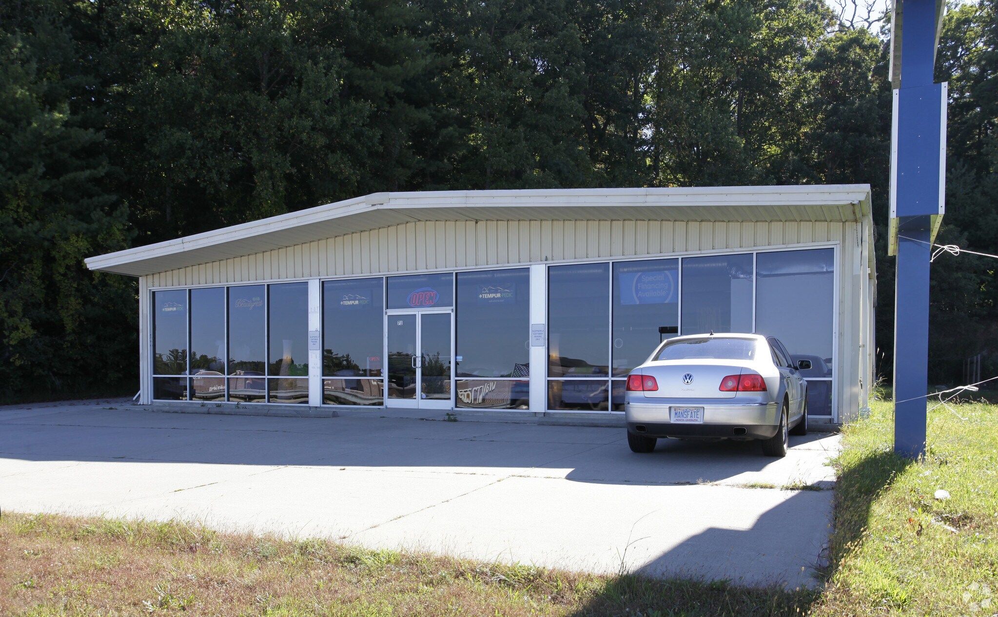 71 Airport Rd, Arden, NC à louer Photo principale- Image 1 de 24