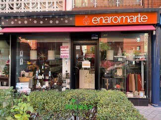 Plus de détails pour Multi-résidentiel à vendre