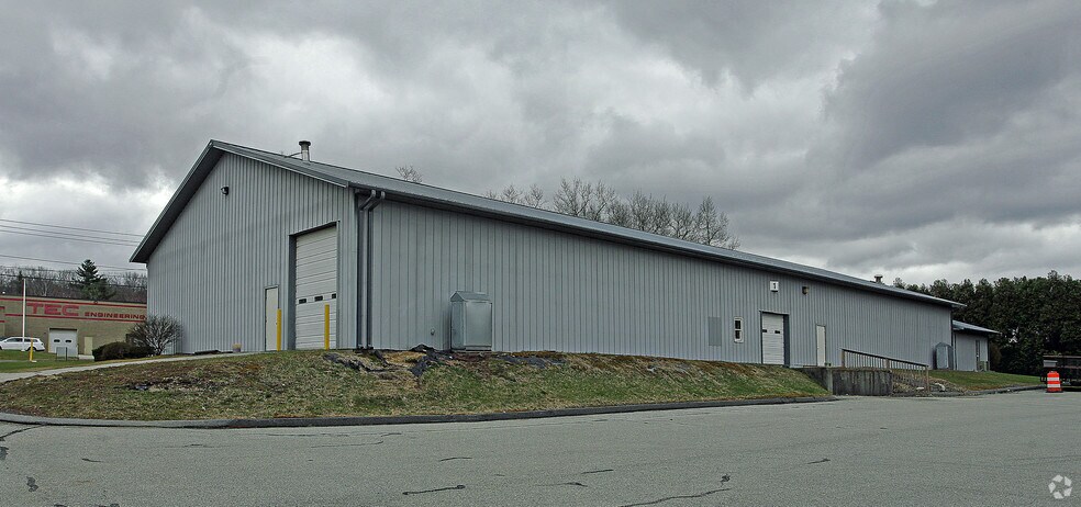 31A Town Forest Rd, Oxford, MA à louer - Photo du bâtiment - Image 3 de 6