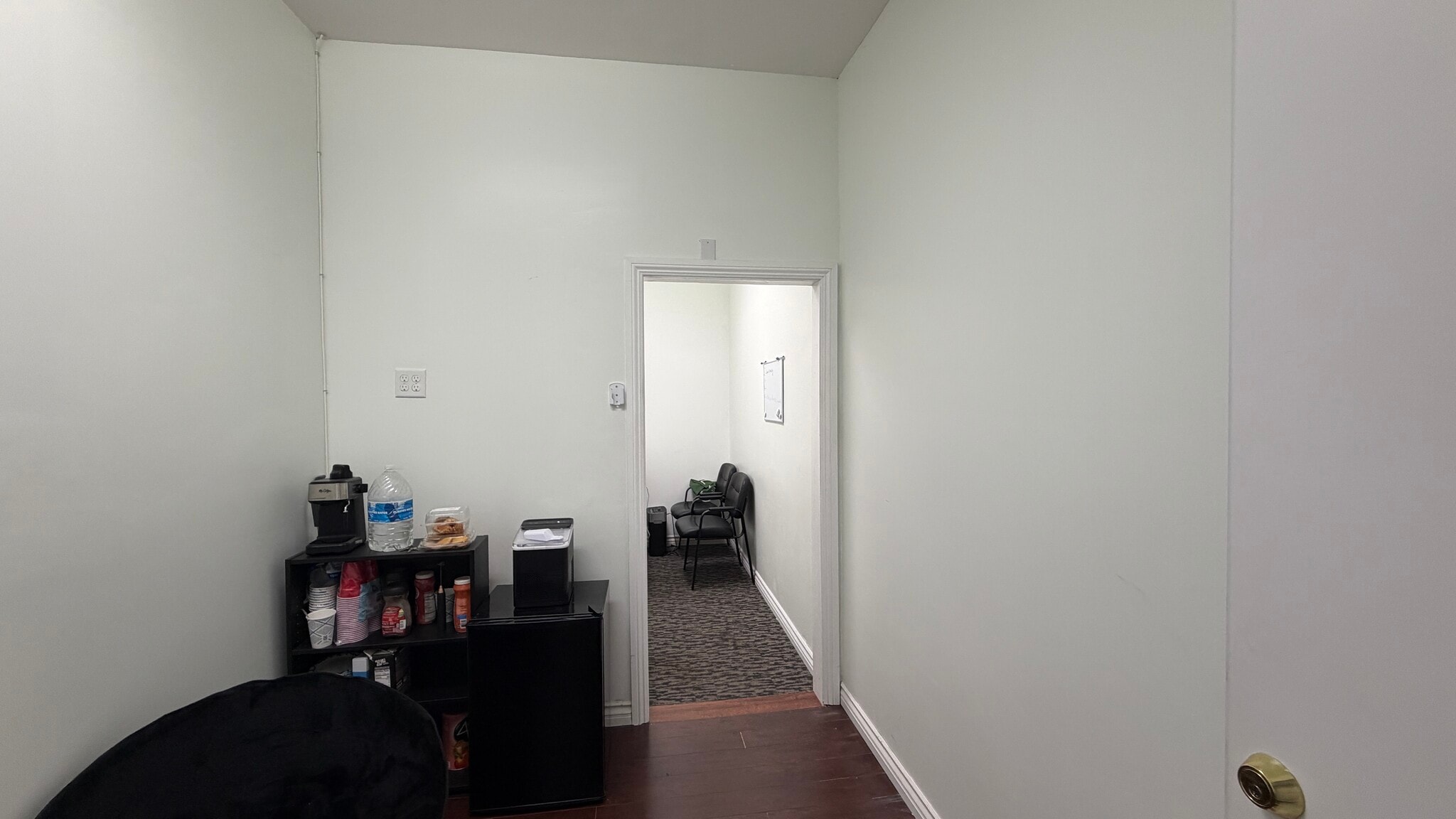 10545 Burbank Blvd, North Hollywood, CA for lease Interior Photo- Image 1 of 5