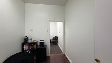 10545 Burbank Blvd, North Hollywood, CA for lease Interior Photo- Image 1 of 5