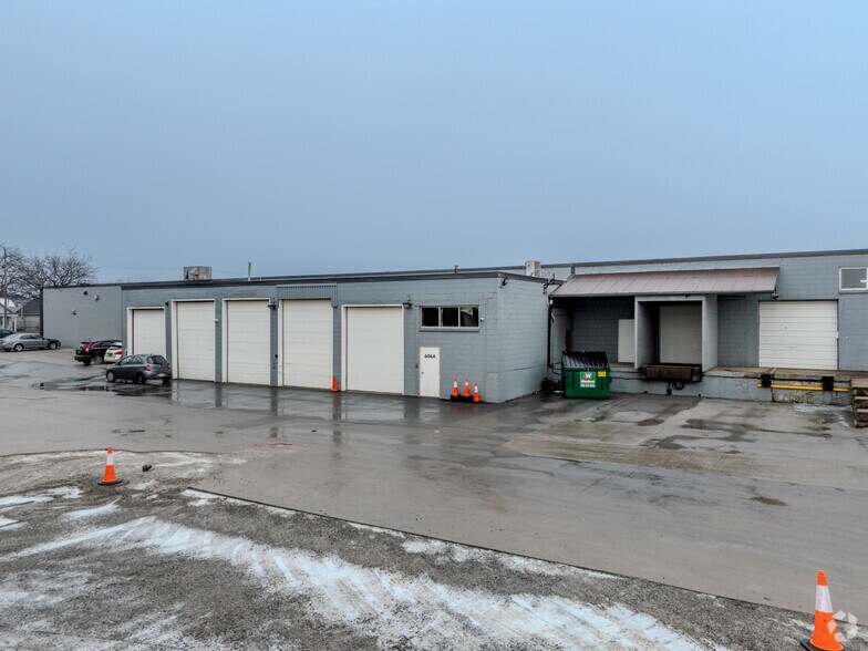 610-616 Rennie St, Hamilton, ON for lease - Building Photo - Image 2 of 3