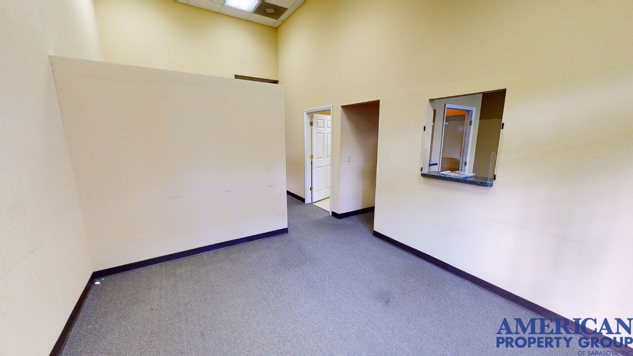 6981 Curtiss Ave, Sarasota, FL 34231 - Unit 4 -  - Interior Photo - Image 2 of 4