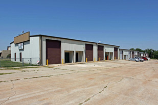 1917 Atchison Dr, Norman OK - Warehouse