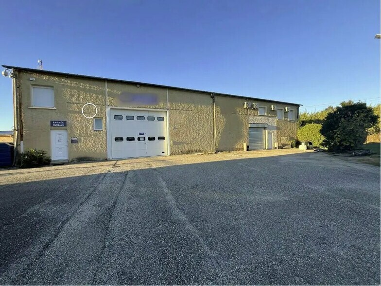 Industrial in Piolenc for lease - Building Photo - Image 1 of 3