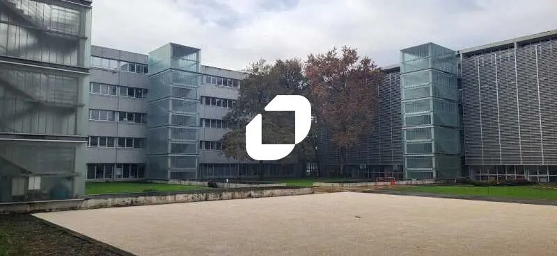 Office in Mérignac for lease - Building Photo - Image 2 of 6