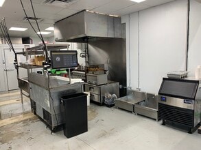 2355 vanderbilt beach Rd, Naples, FL for lease Interior Photo- Image 2 of 8