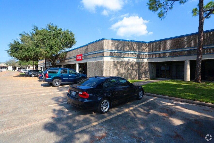 8784-8798 Westpark Dr, Houston, TX à louer - Photo du bâtiment - Image 2 de 12