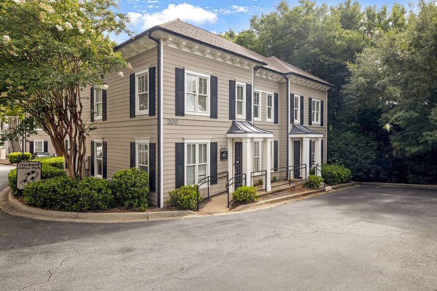 4045 Orchard Rd SE, Smyrna, GA à louer - Photo du bâtiment - Image 2 de 14