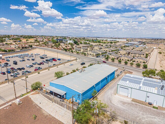 Plus de détails pour 995 Loma Verde Dr, El Paso, TX - Industriel à louer