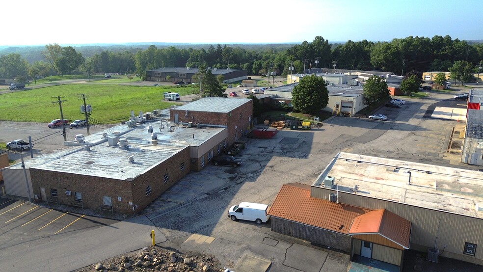 12381 Kinsman Rd, Newbury, OH for lease - Building Photo - Image 2 of 4