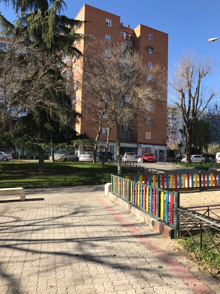 Avenida Provincias, 14, Fuenlabrada, Madrid à louer - Photo de construction - Image 3 de 3