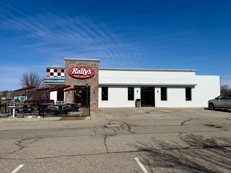15155 Silver Pky, Fenton, MI for lease - Building Photo - Image 2 of 5