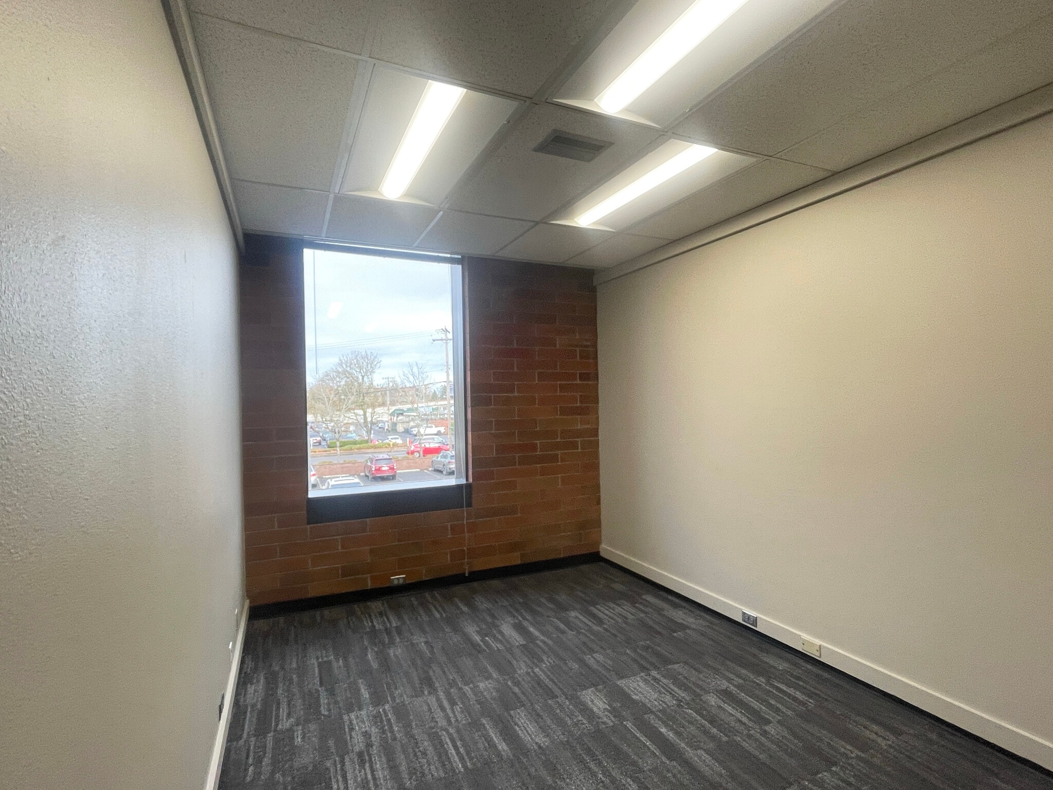 777 High St, Eugene, OR for lease Interior Photo- Image 1 of 2