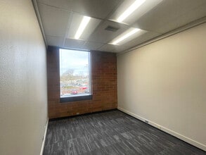 777 High St, Eugene, OR for lease Interior Photo- Image 1 of 2