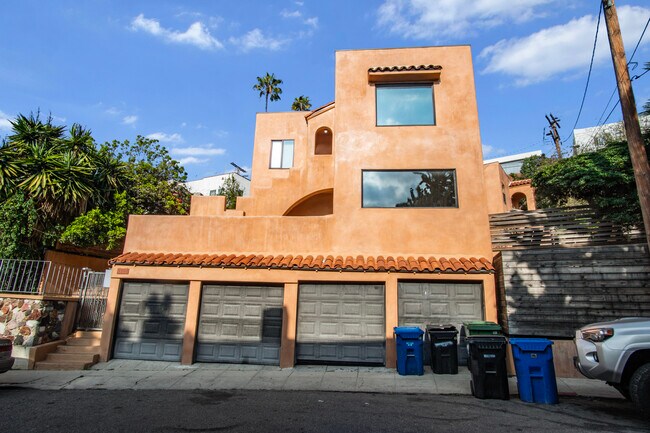 More details for 3361 Hamilton Way, Los Angeles, CA - Multifamily for Sale