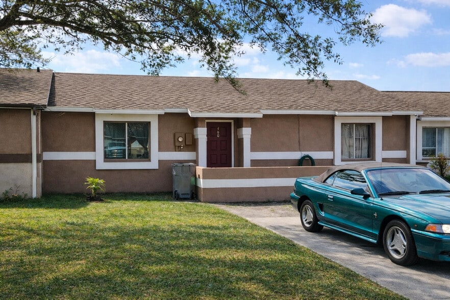 8 Properties - 10 Rentable Units portfolio of 1 properties for sale on LoopNet.ca - Building Photo - Image 3 of 27