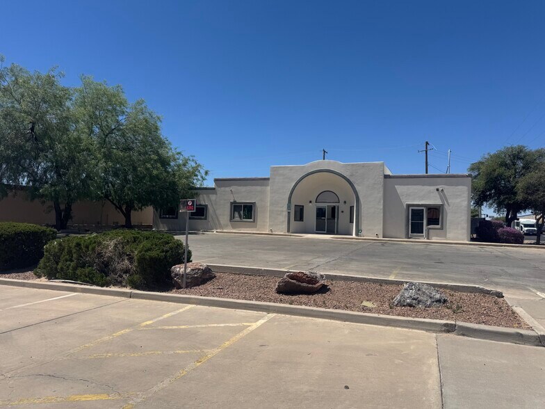 2460 Missouri Ave, Las Cruces, NM à louer - Photo du bâtiment - Image 3 de 12