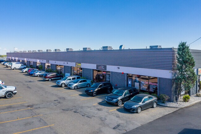 Plus de détails pour 920 28th St NE, Calgary, AB - Industriel à louer
