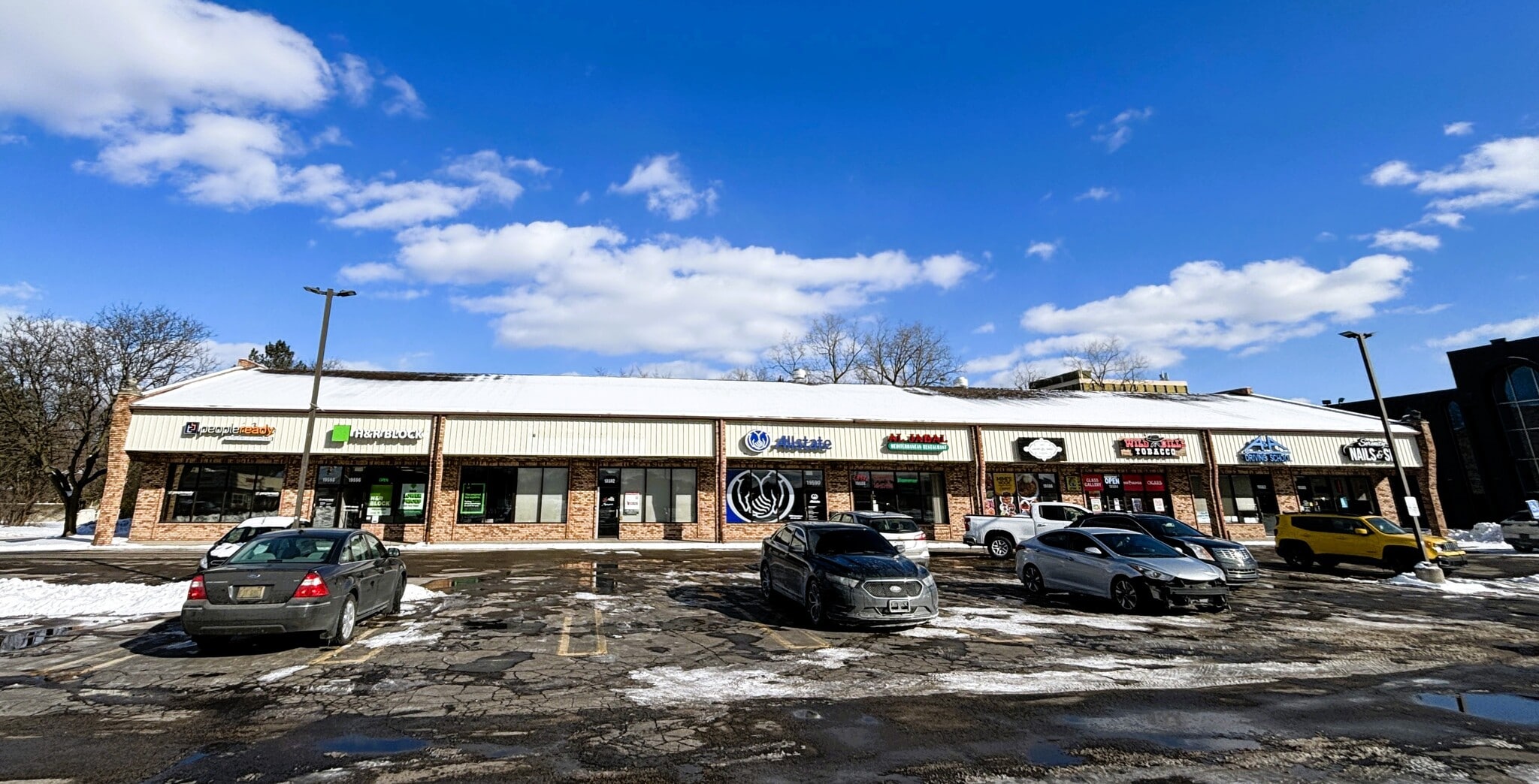 19582-19598 Middlebelt Rd, Livonia, MI for lease Building Photo- Image 1 of 7