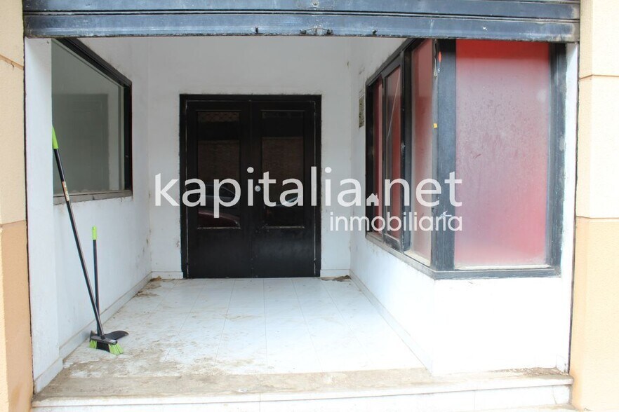 Commerce de détail dans València à louer - Photo du bâtiment - Image 2 de 28