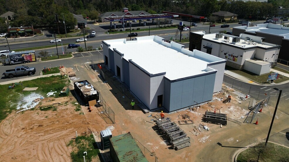 2320 Capital Cir NE, Tallahassee, FL à louer - Photo du bâtiment - Image 3 de 17