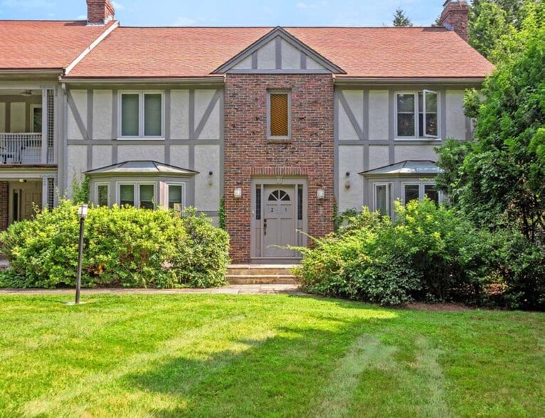 263 South St, Holliston, MA for sale - Building Photo - Image 2 of 11
