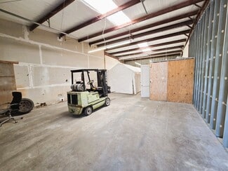 Plus de détails pour 946 13th Ln, Vero Beach, FL - Industriel à louer