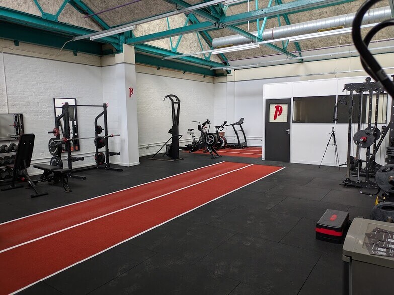 Victoria St, Oldham à louer - Photo du bâtiment - Image 2 de 25