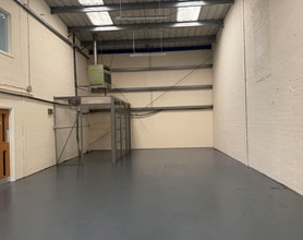 1-5 Merchant Pl, Kirkcaldy à louer Photo intérieure- Image 1 de 3