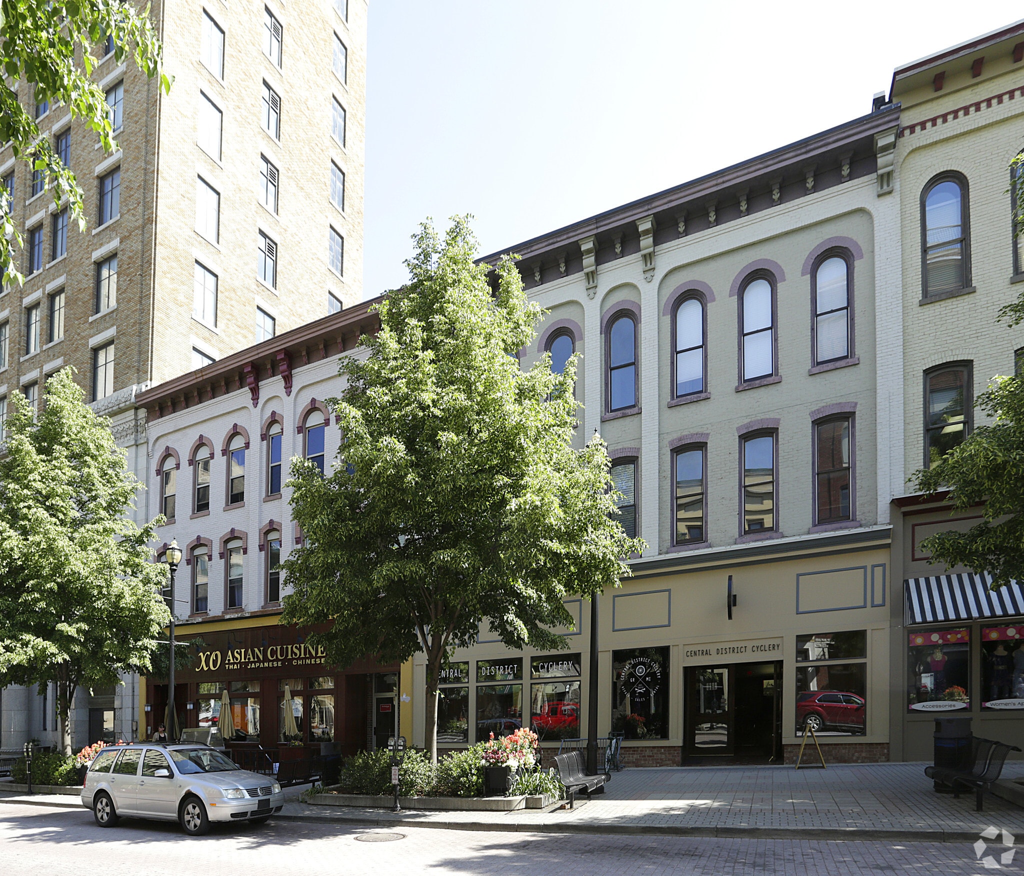 52-54 Monroe Center St NW, Grand Rapids, MI for lease Primary Photo- Image 1 of 6