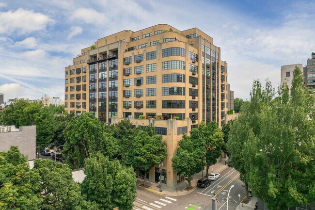 Plus de détails pour 425 NW 10th Ave, Portland, OR - Bureau à louer