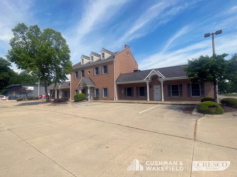 30205 Clemens Rd, Westlake, OH à louer - Photo du bâtiment - Image 2 de 14