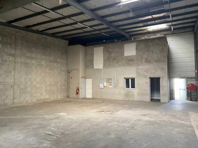 Bureau dans Toussieu à louer - Photo intérieure - Image 2 de 7