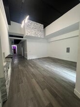 321 Datura St, West Palm Beach, FL for lease Interior Photo- Image 1 of 9