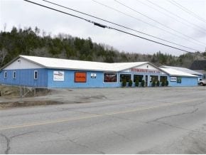 303 Willoughby Ave, Orleans, VT à vendre - Photo du bâtiment - Image 2 de 60