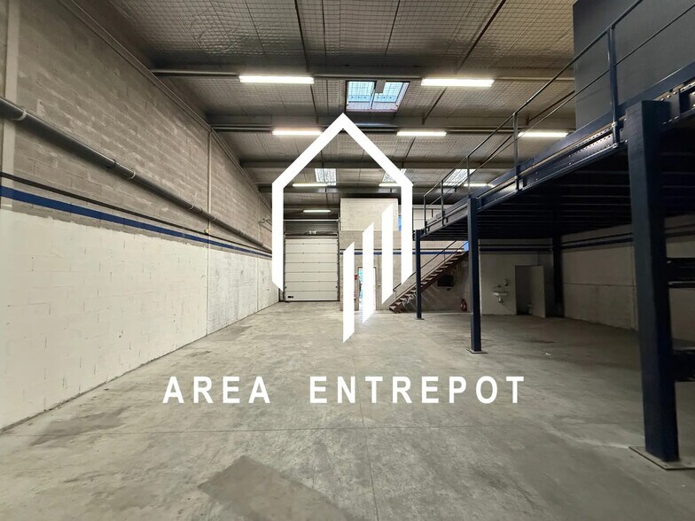 Flex in Vitrolles for lease - Interior Photo - Image 3 of 7