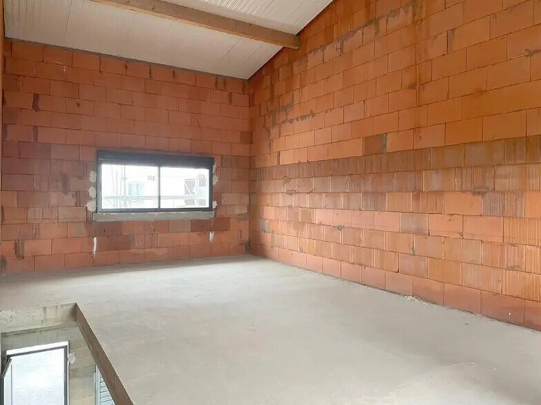 Retail in Cormeilles-en-Parisis for lease - Interior Photo - Image 3 of 4