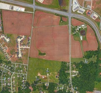 More details for 101st Airborne Parkway & Trenton Rd, Clarksville, TN - Land for Lease