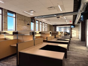 2 N 8th St, Manitowoc, WI à louer Photo intérieure- Image 2 de 9