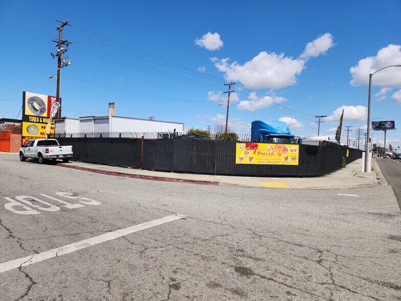 Alameda St, Los Angeles, CA à vendre - Photo du bâtiment - Image 2 de 3