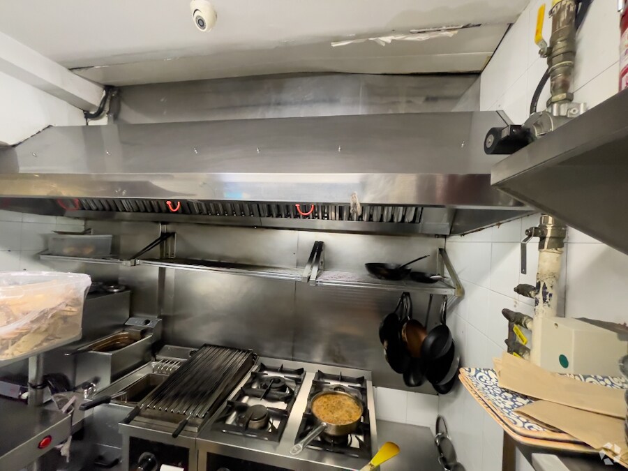 Retail in Madrid, Madrid for lease Interior Photo- Image 1 of 2