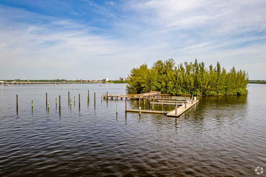 101 Lofton Island, Fort Myers, FL à vendre - Photo du bâtiment - Image 1 de 1