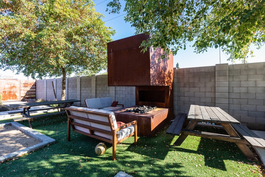 1810 N 16th St, Phoenix, AZ for sale - Building Photo - Image 2 of 5