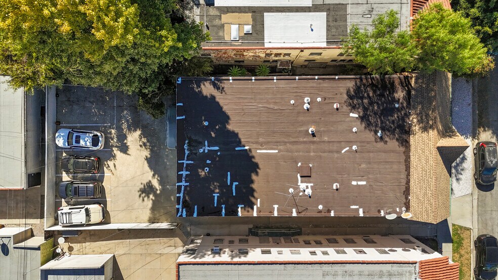 346 N Spaulding Ave, Los Angeles, CA à vendre - Photo du bâtiment - Image 3 de 28