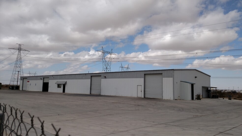 12080 Rancho Rd, Adelanto, CA for lease - Primary Photo - Image 1 of 11