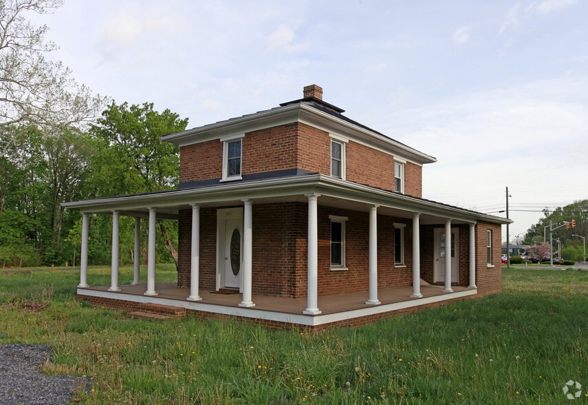 604 Radham St, Front Royal, VA à vendre - Photo du bâtiment - Image 2 de 8